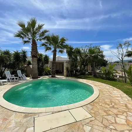 Tropical Palm Monopoli