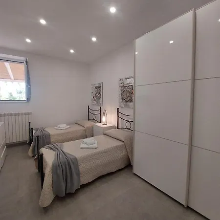 Tropical Palm Monopoli