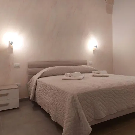 Tropical Palm Monopoli