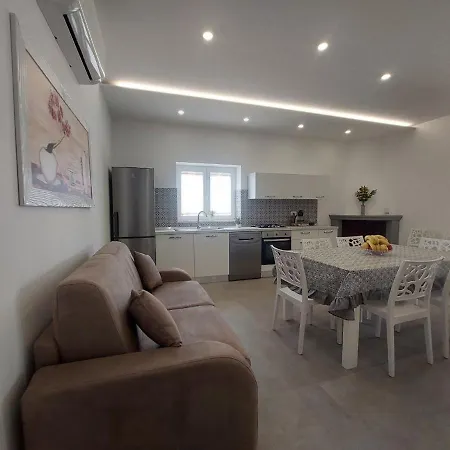 Tropical Palm Villa Monopoli