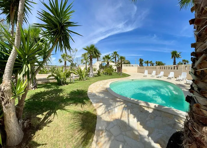 Tropical Palm Villa