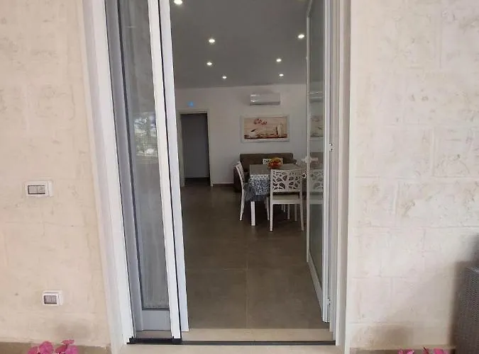 Tropical Palm Villa Monopoli