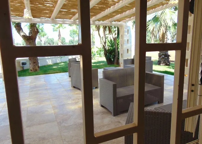 Tropical Palm Villa Monopoli